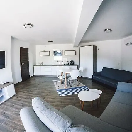 Villa Tower Nad Jeziorem Nyskim Skorochow Exterior foto